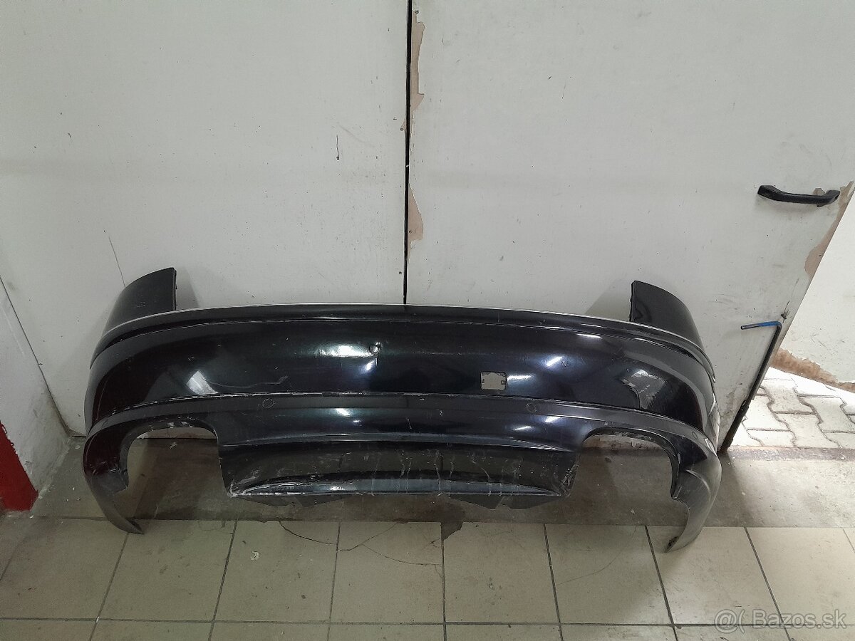 Zadný nárazník audi S8