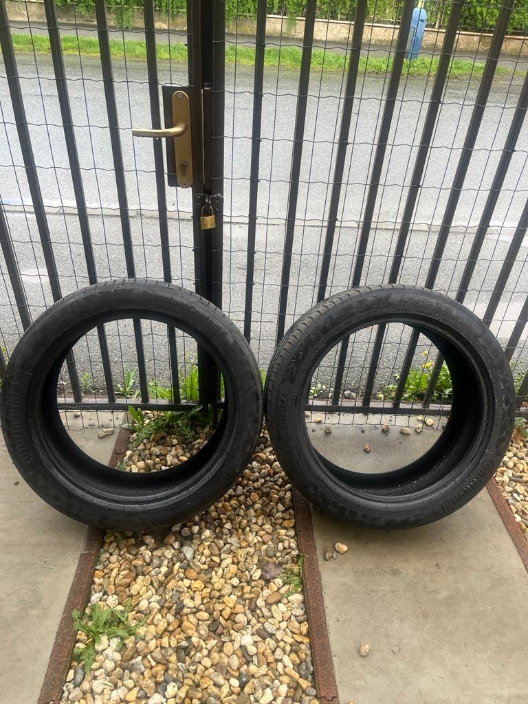 Continental 235/45 R19XL