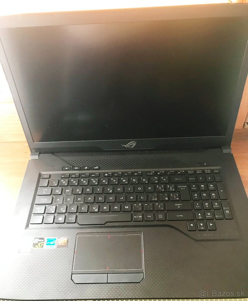 sasi a display 144hz z NTB Asus GL 703
