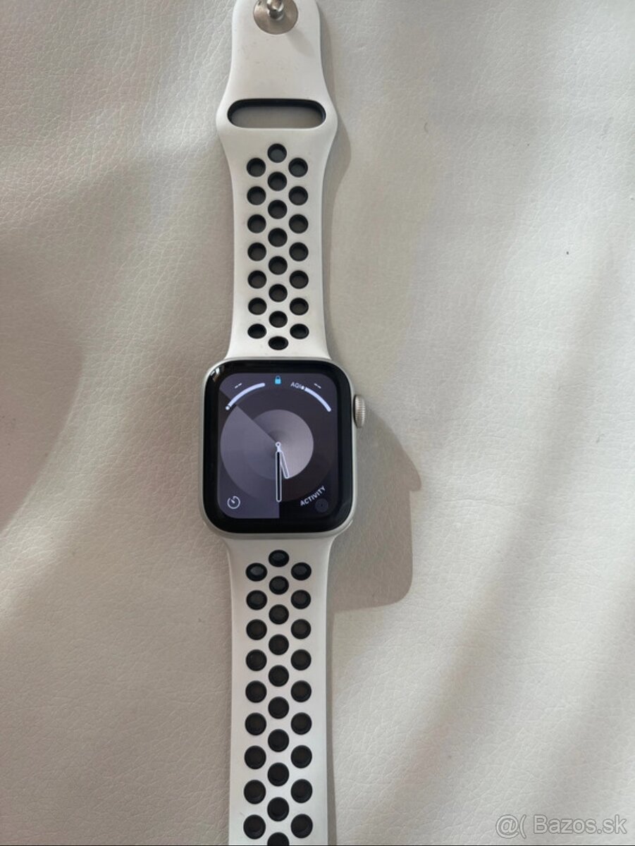 Apple Watch SE 2. generácie 40mm