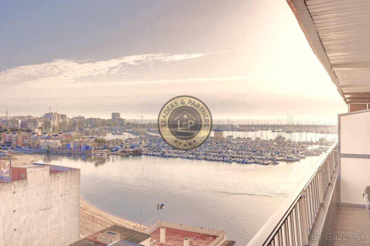 Apartmán 4+kk s balkónom a bazénom Torrevieja-Playa del Aceq