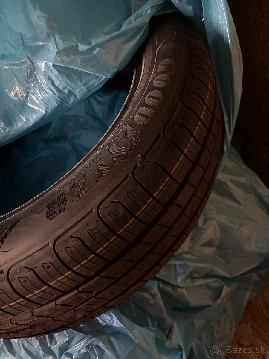 Good year 195/60 R18