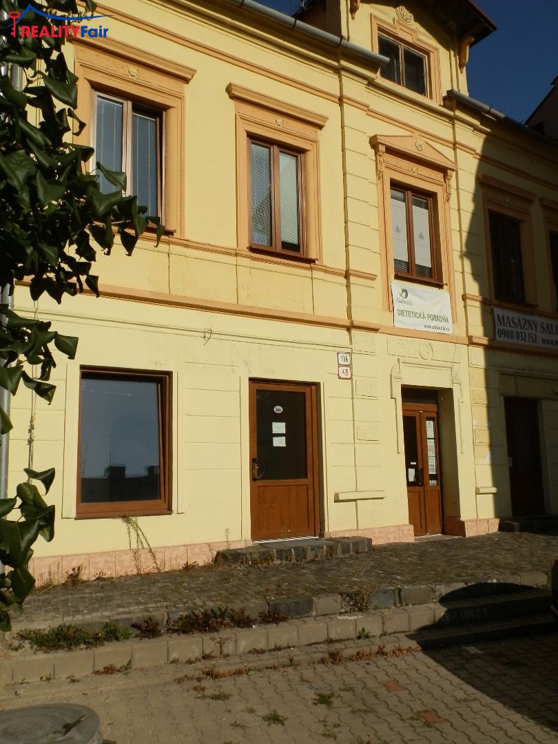 PRENÁJOM-obchodného priestoru s parkovacím miestom - Horná u