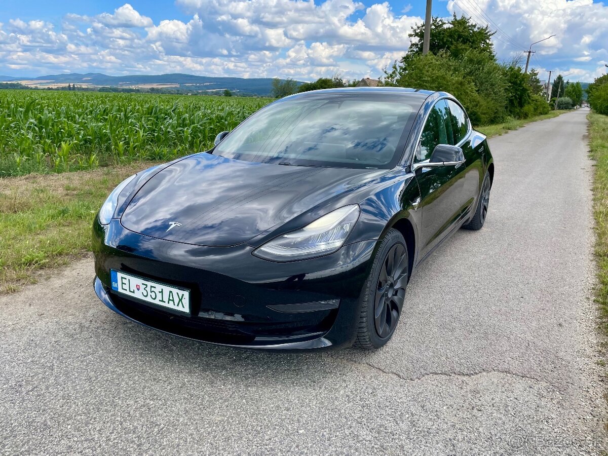 Tesla Model 3 LR + zimné gumy, odpočet DPH