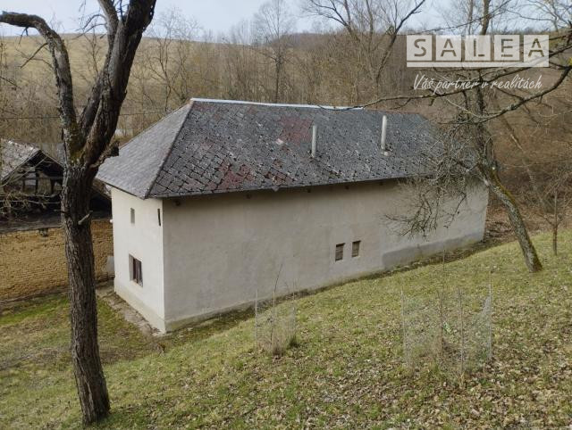 Pozemok s chalupou v obci Podkylava o výmere 8852m2.