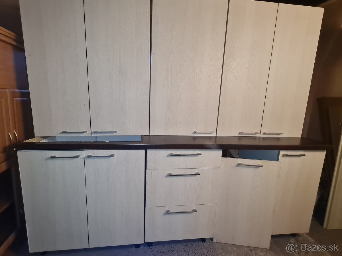 Predám kuchynskú linku 223cm