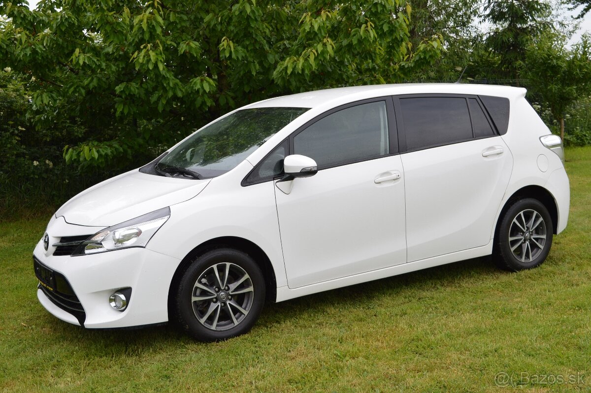 Toyota Verso 1.6i - 7 míst ,NAVI, kamera ,bez koroze