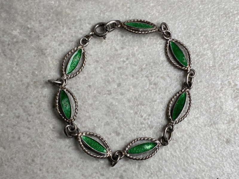 Strieborný náramok so zelenými kameňmi ,ag 925