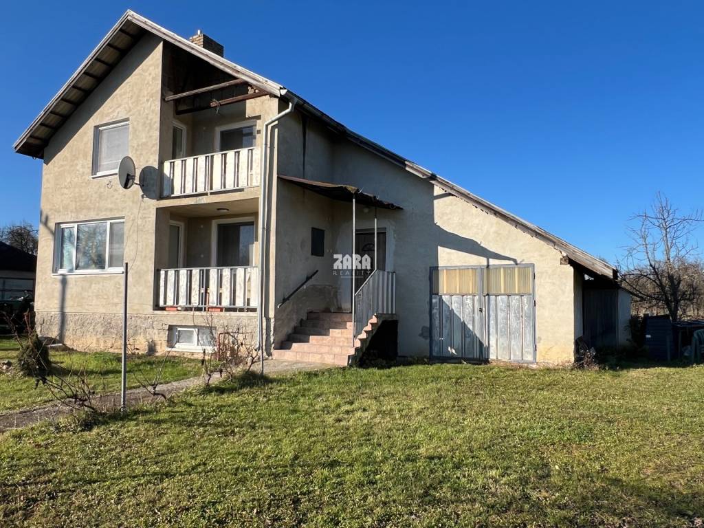 Kazimír - okres Trebišov - 4 izb. dvojpodlažný,dvojgeneračný