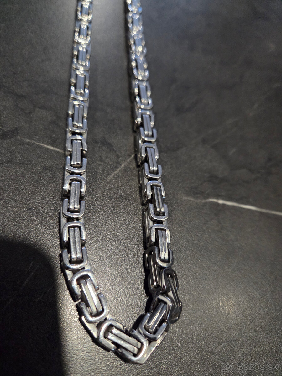 Retiazka z chirurgickej ocele