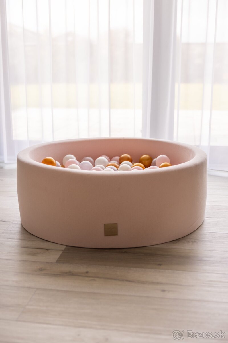 Suchý bazén s guličkami