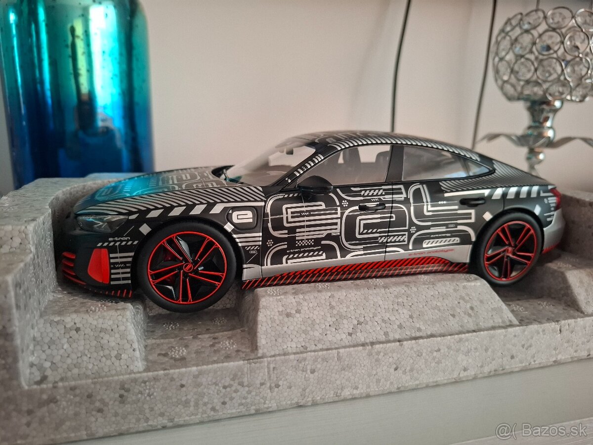 1:18