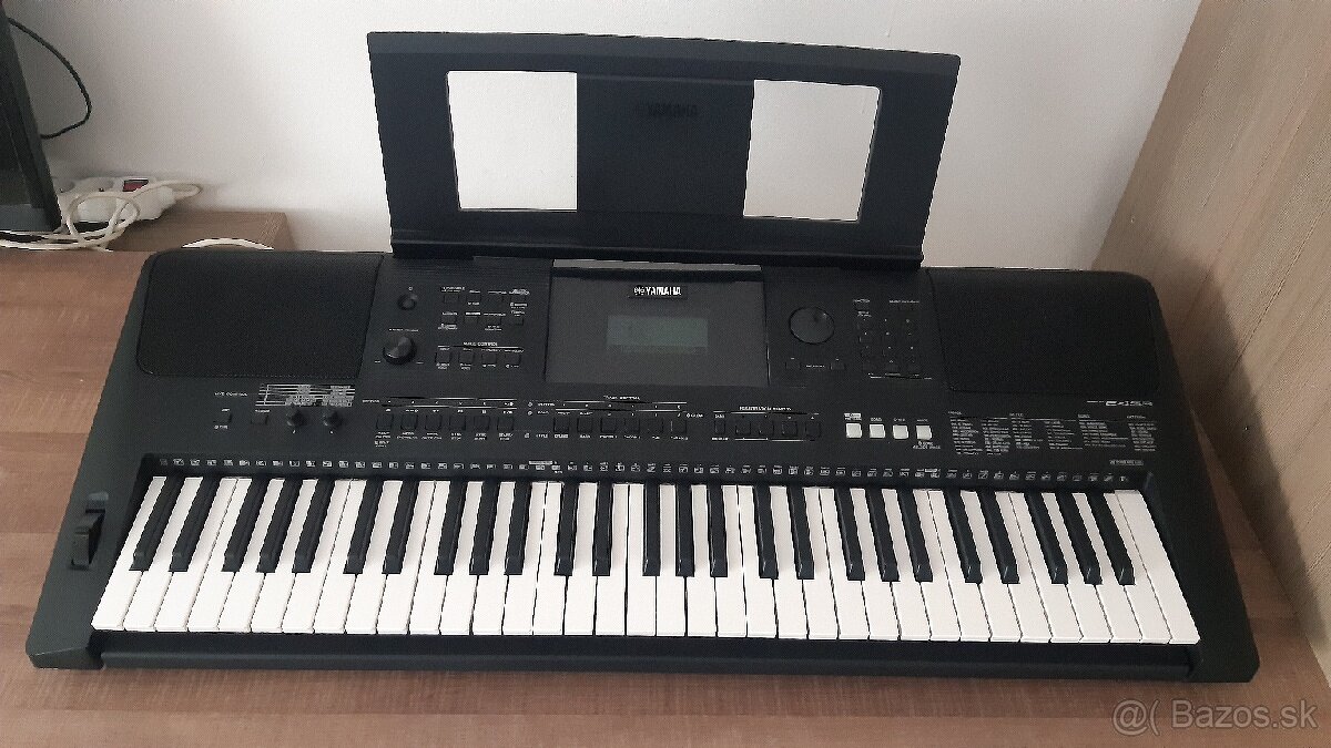 Yamaha psr e 453