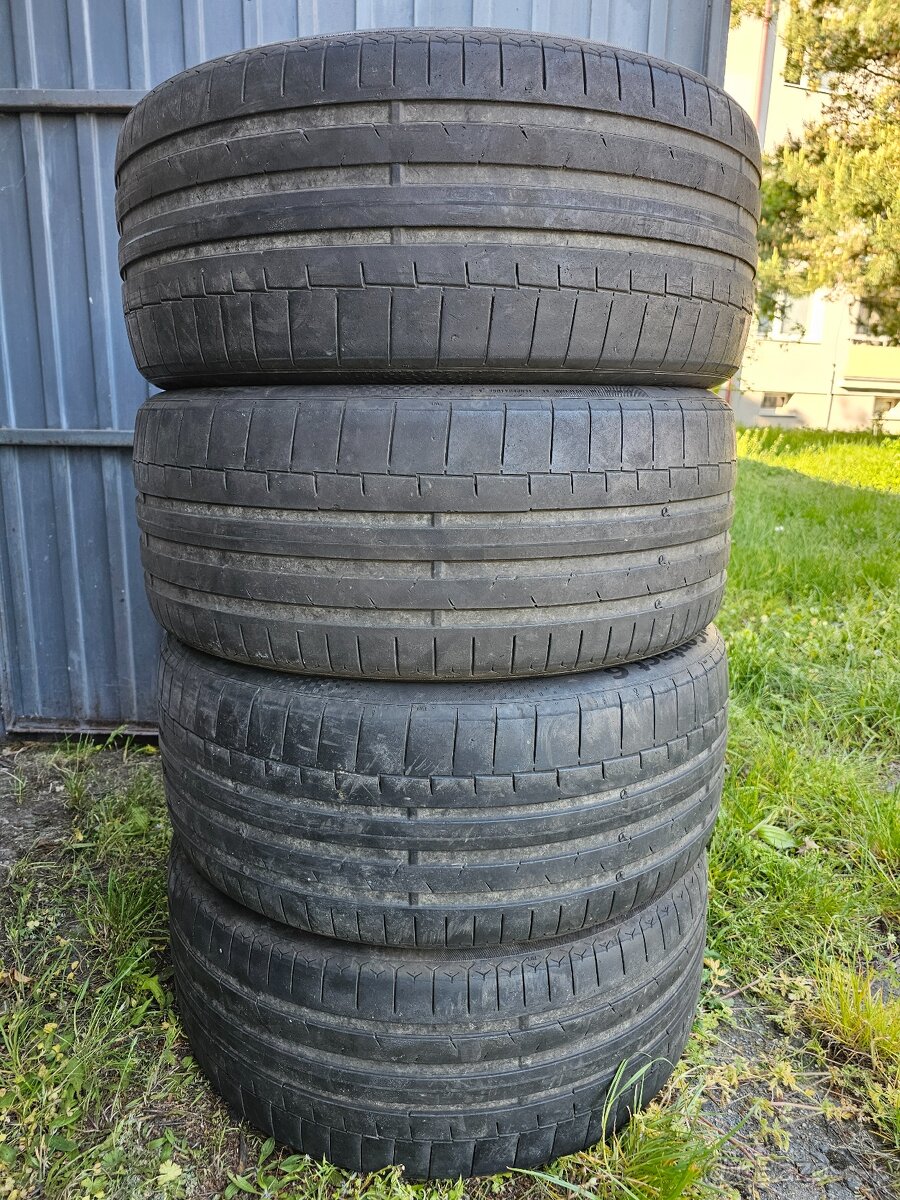 255/40 R20