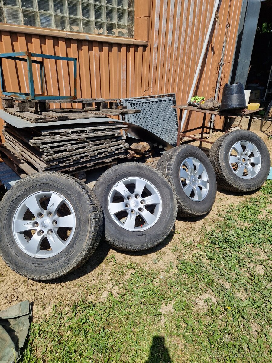 265/65 R17