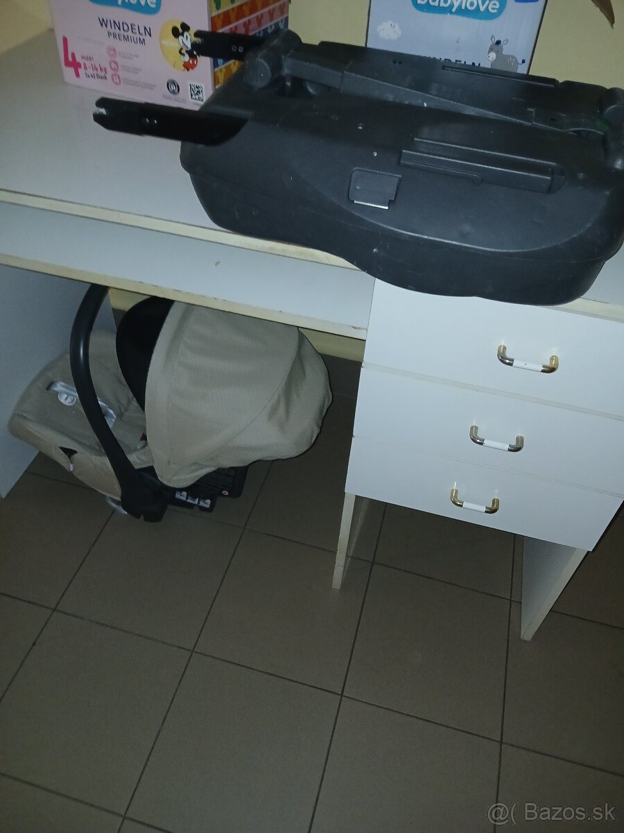 Písací stol