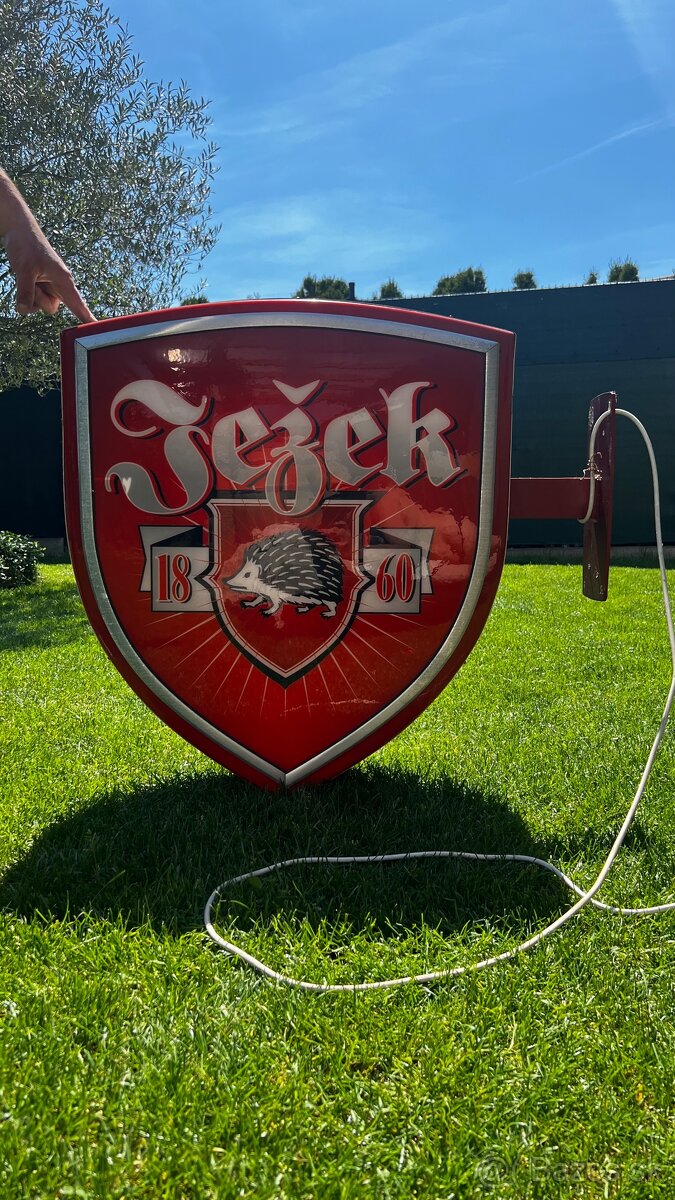 Ježek - svietiaca reklama