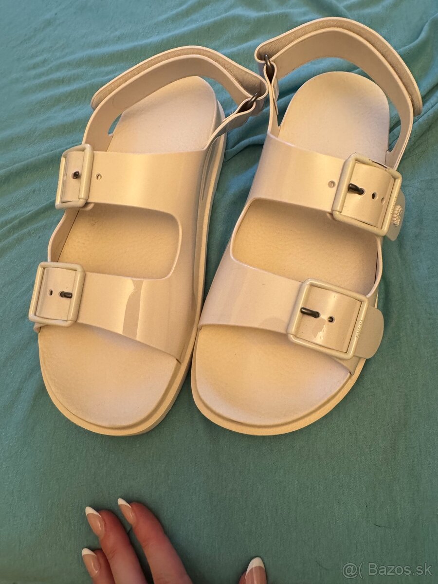 Gucci Mini Double G sandále