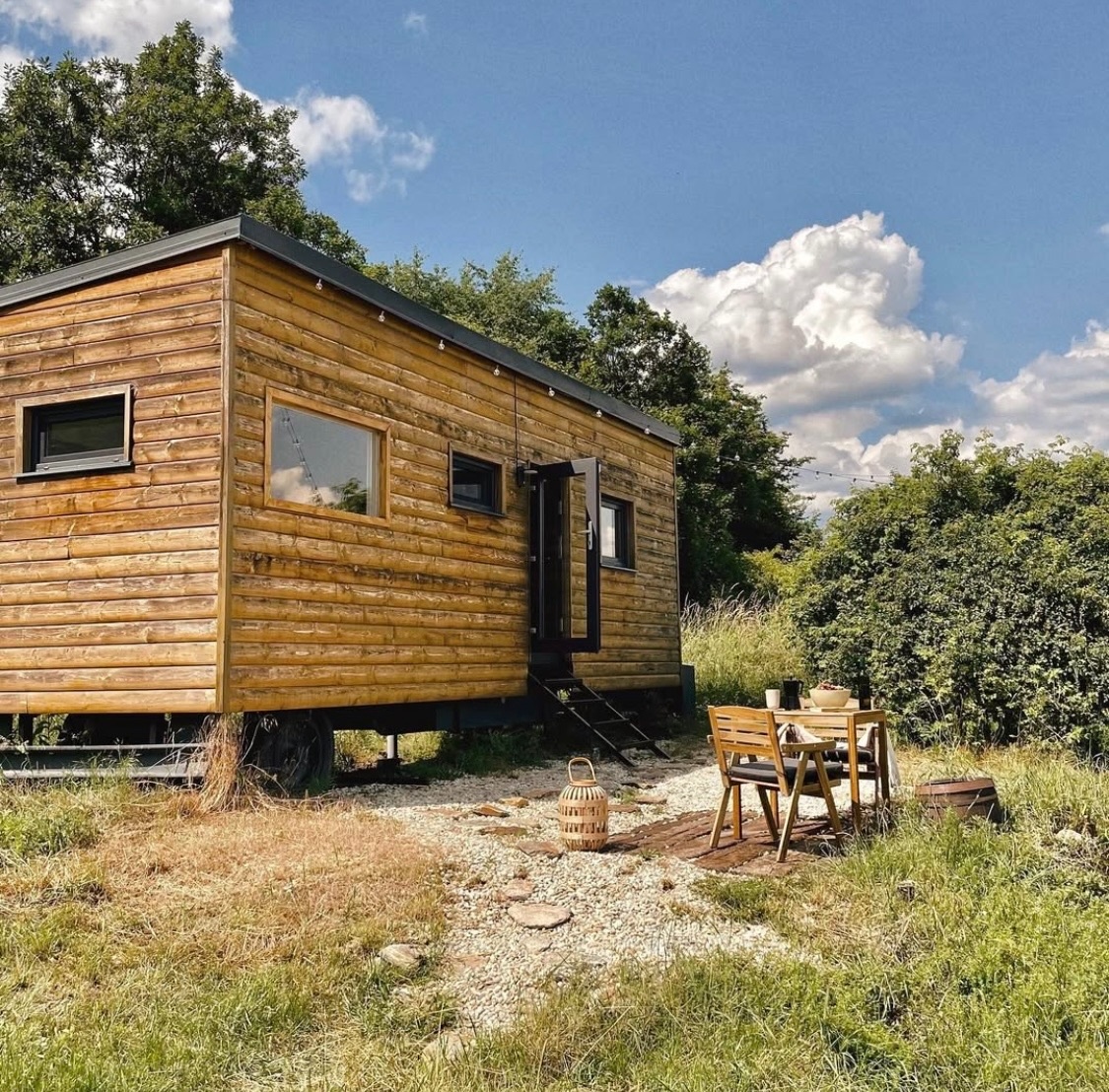 KRÁSNY TINY HOUSE NA PREDAJ + ZABEHNUTÝ BIZNIS