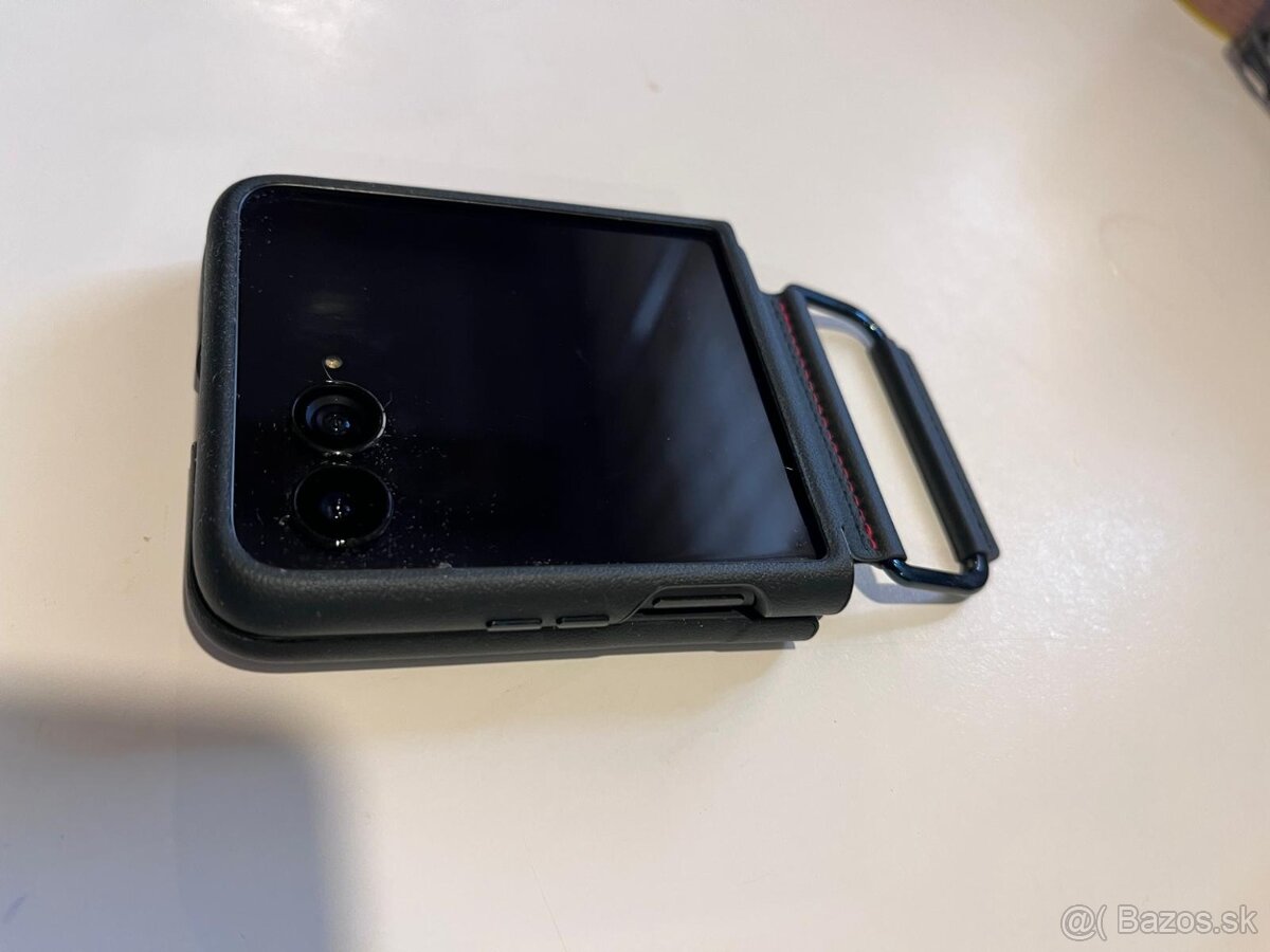 Predám Motorola Razr 60 Ultra – 16 GB RAM / 512 GB – Pantone