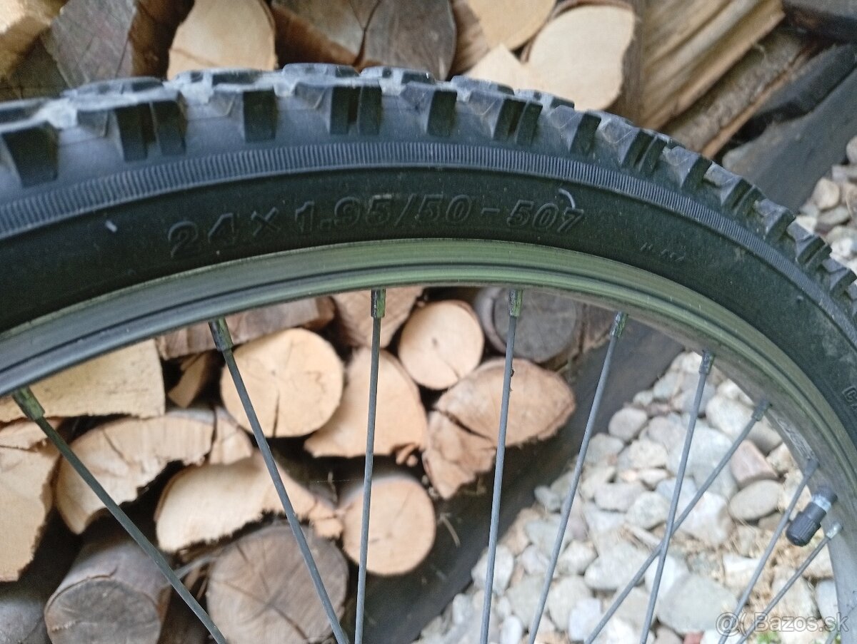 Junior horsky bicykel