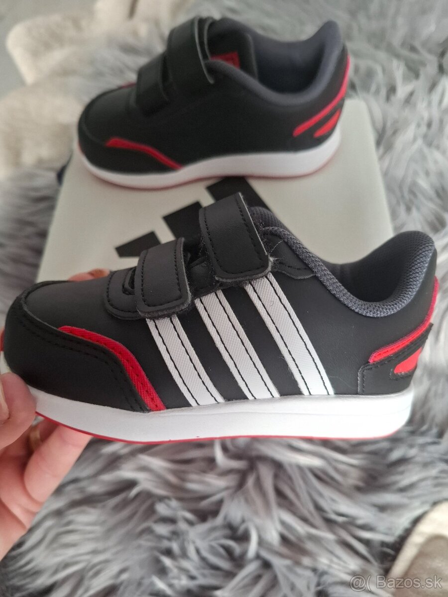 Tenisky Adidas c.22 nenosené