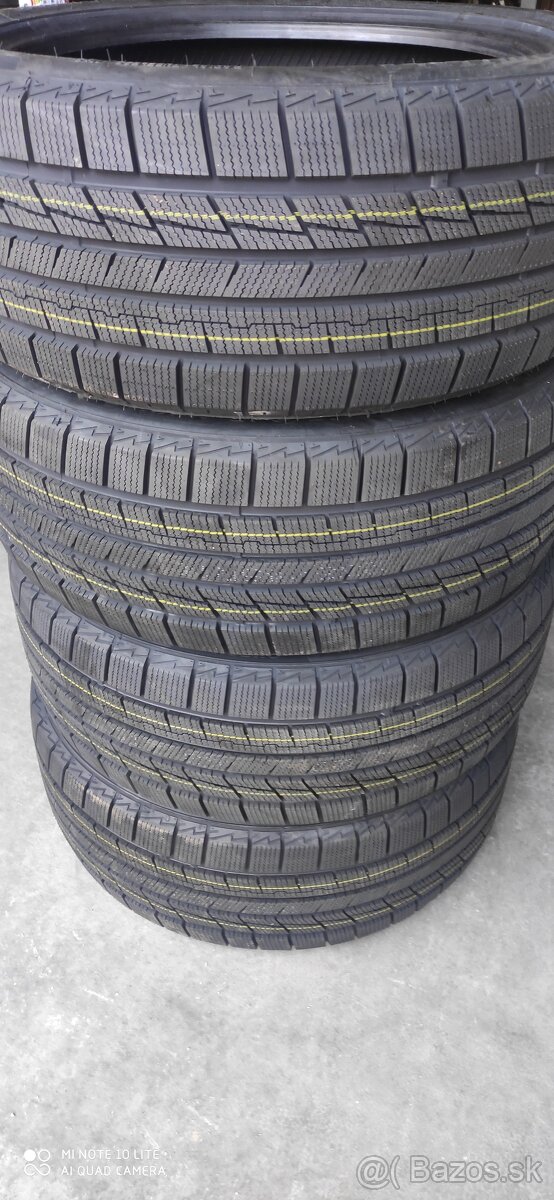 Zimné pneumatiky 235/45 r18