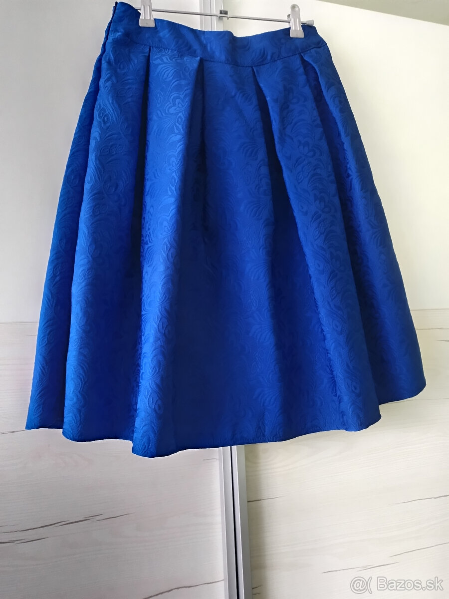 Modrá midi sukňa s kvetinovým vzorom
