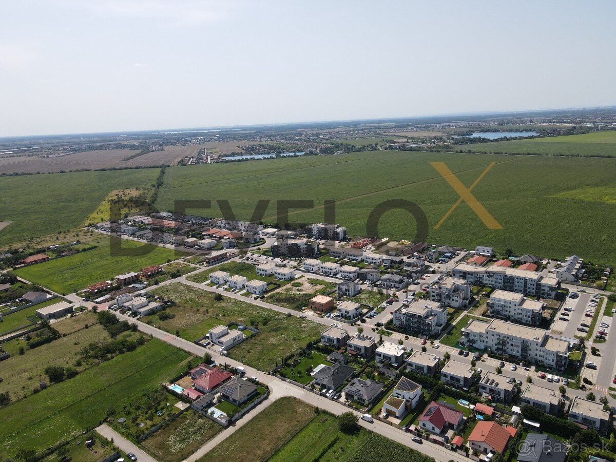 Na predaj rozsiahly stavebný pozemok v obci Miloslavov