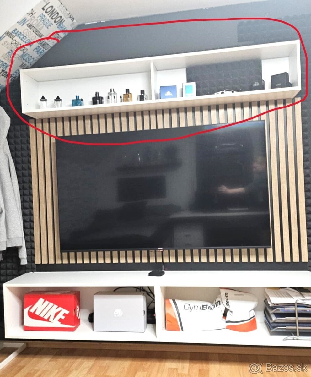 Závesná polička na stenu