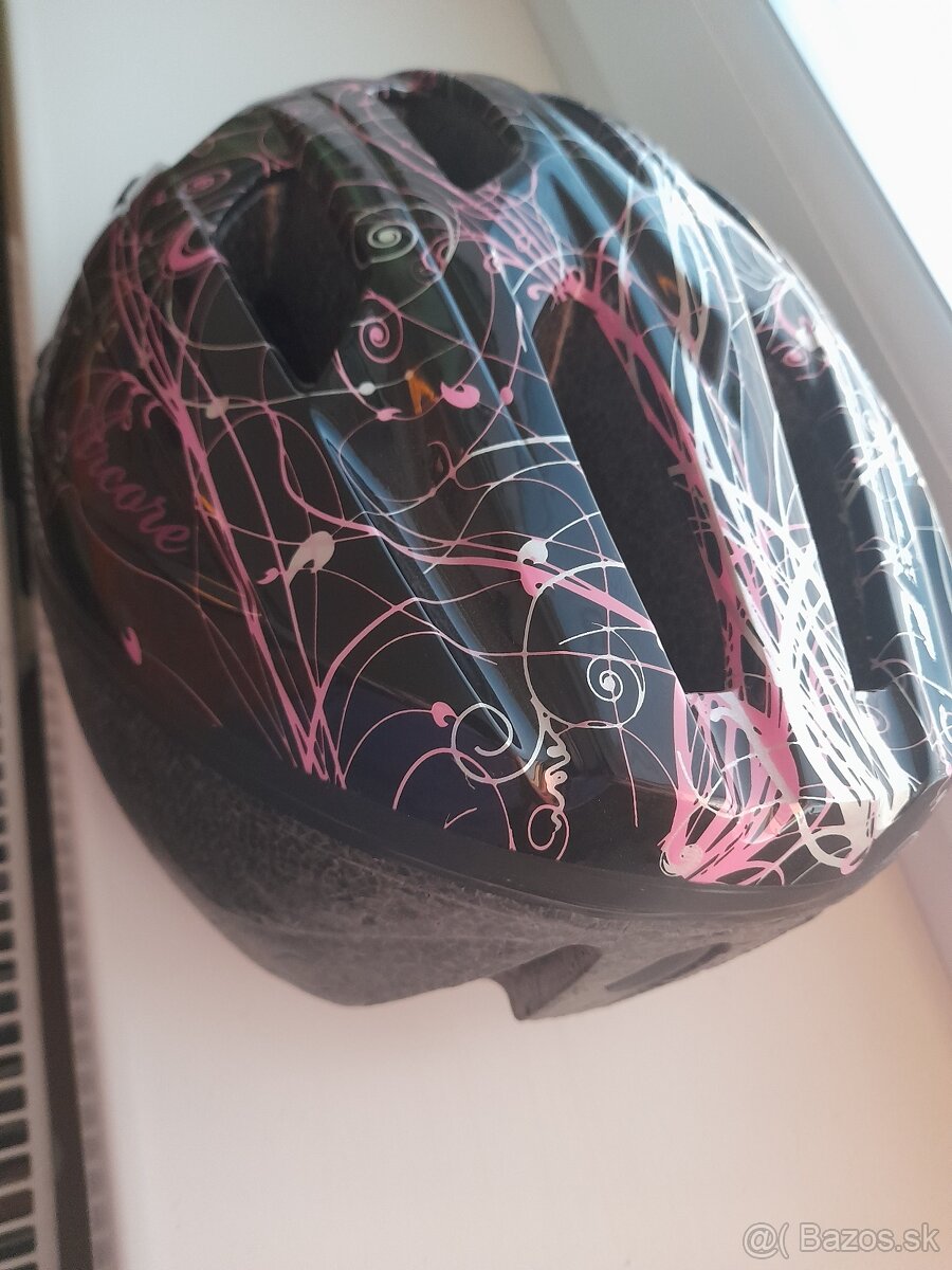 Zanovna dámska prilba