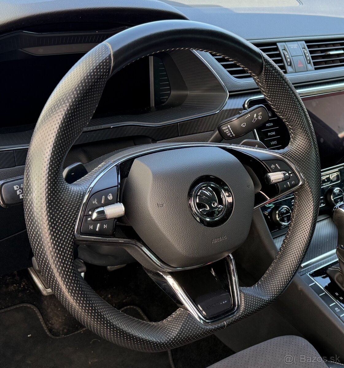 Superb 3 volant