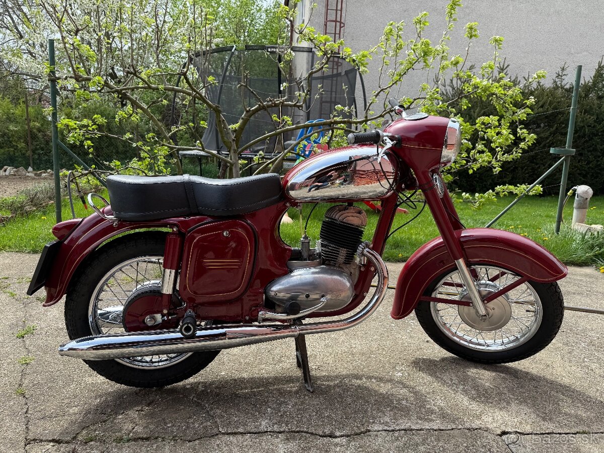 Predam Jawa Kyvačka 353