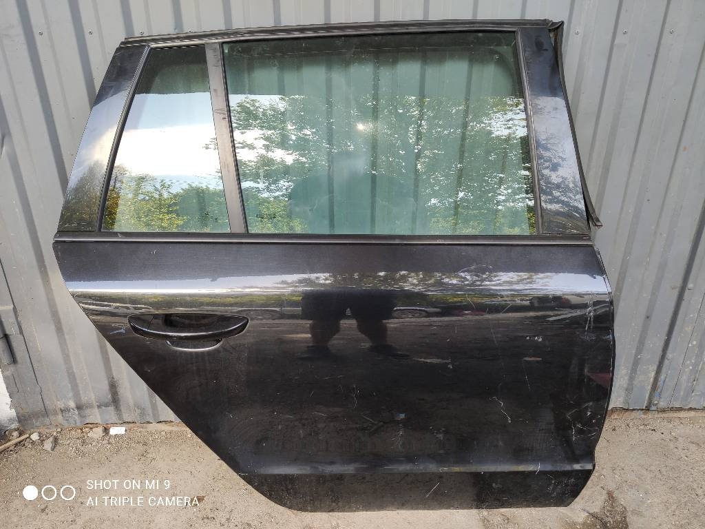 Škoda Superb 2 II kombi pravé zadné dvere