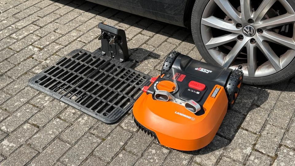 roboticka kosačka Landroid.