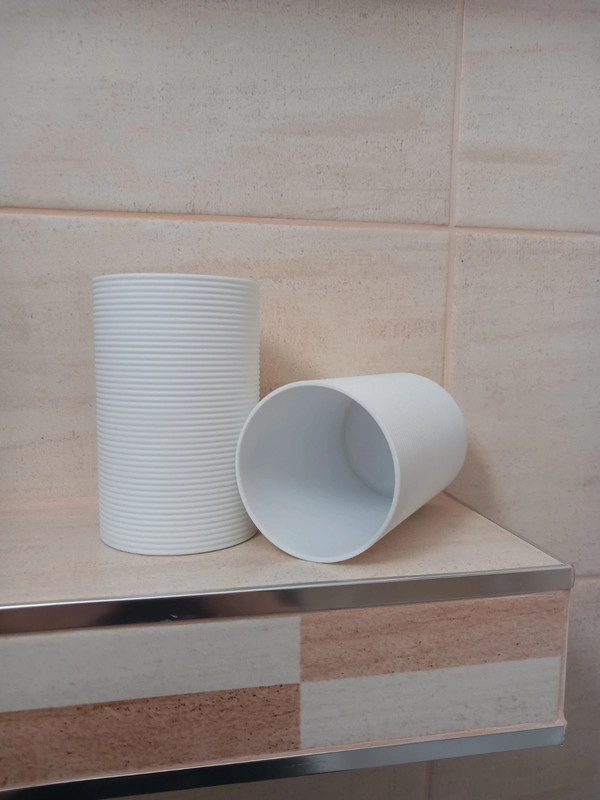 2ks kúpeľnové poháre, tvrdený plast - cena spolu