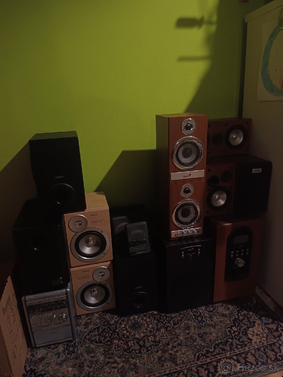 1 veža, zvyšok reproduktory k počítaču
