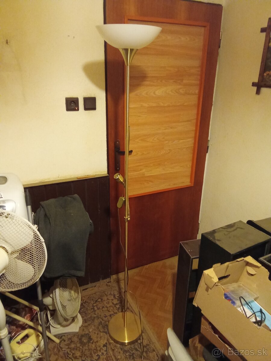 Predám stojanovu lampu