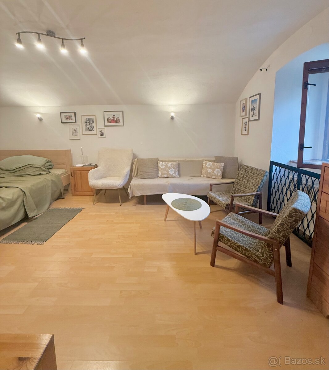 NA PREDAJ: 1- izbový byt v centre mesta Levoča - 53 m2