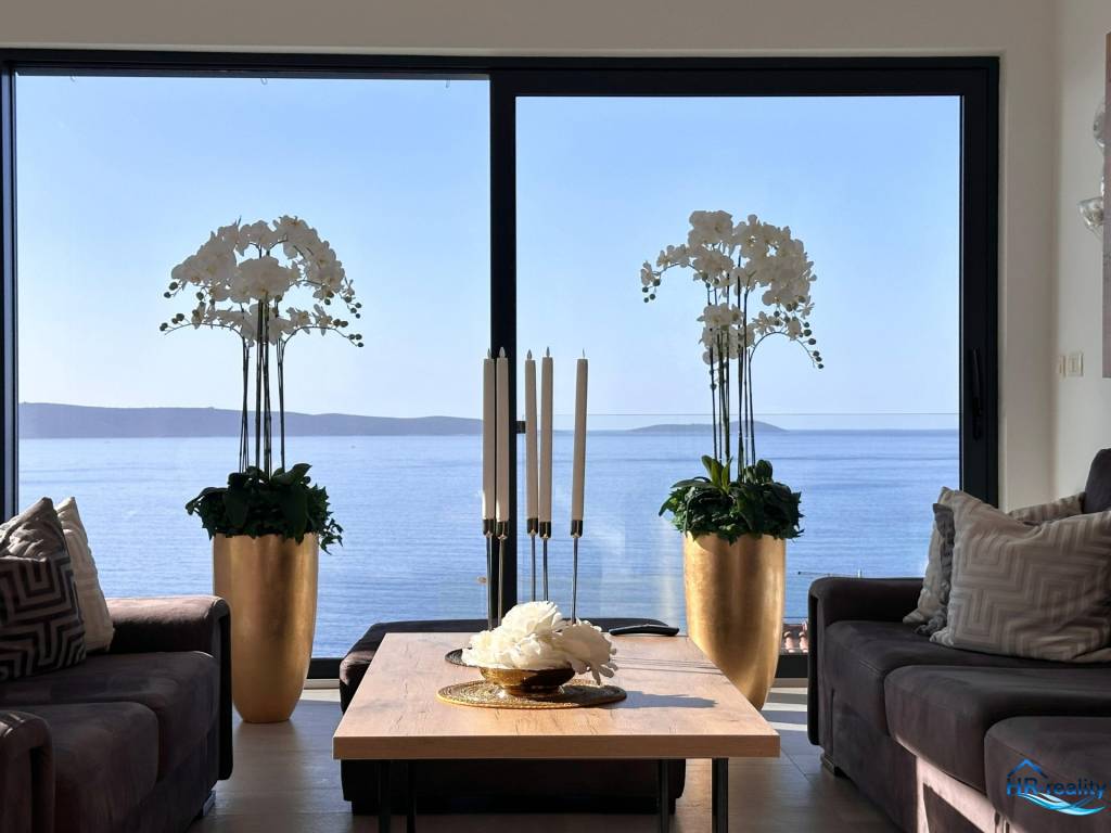 Trogir, Čiovo - luxusná vila s nádherným výhľadom na more