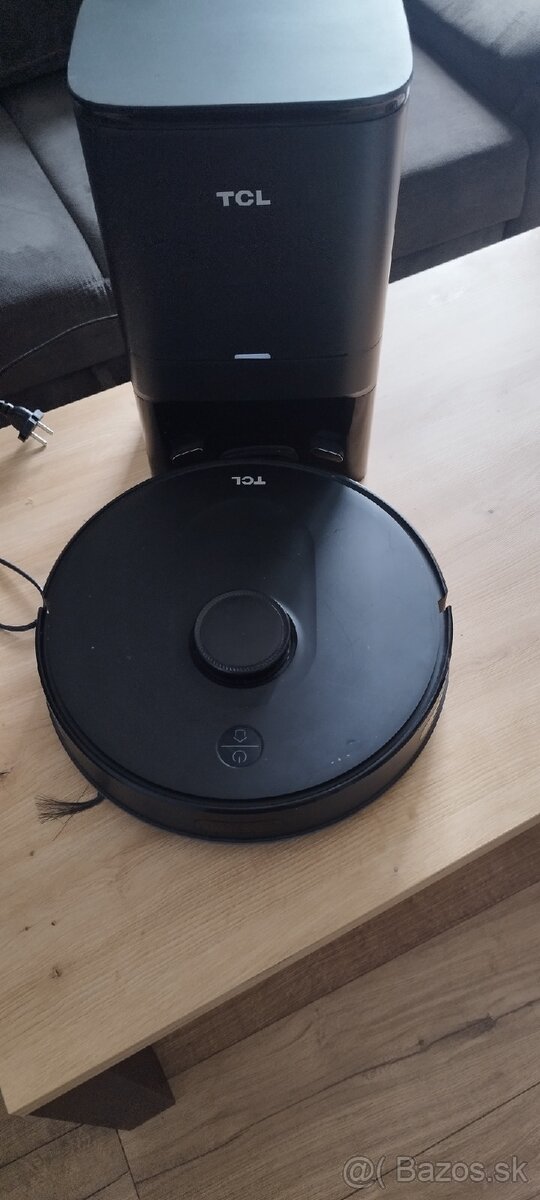 Robotický vysávač TCL