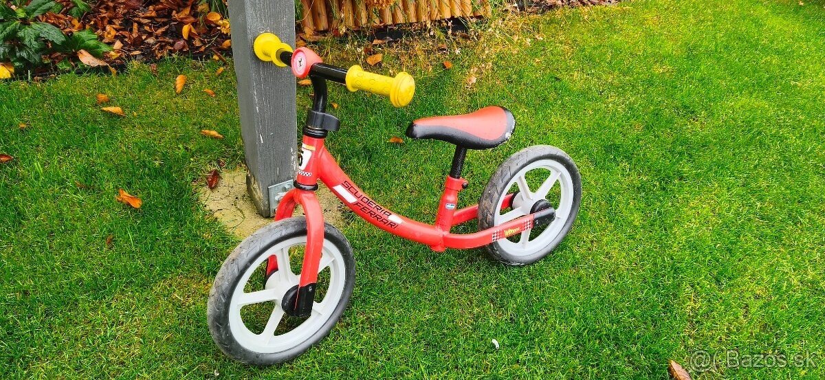 Odrážadlo Chicco Ferrari 2+, do 25 kg