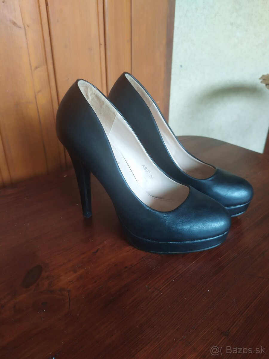 lodičky, sandálky veľ. 38