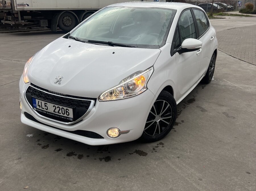 Prodam Peugeot 208 2014r najeto 45t km 1majitel Skoda F