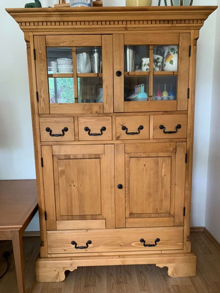 drevená knižnica, vitrína, skriňa