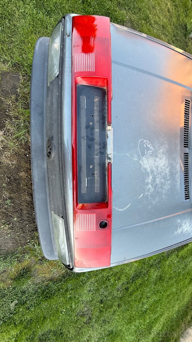 Zadný svetelný panel (heckblende) Audi 100 C4 Avant