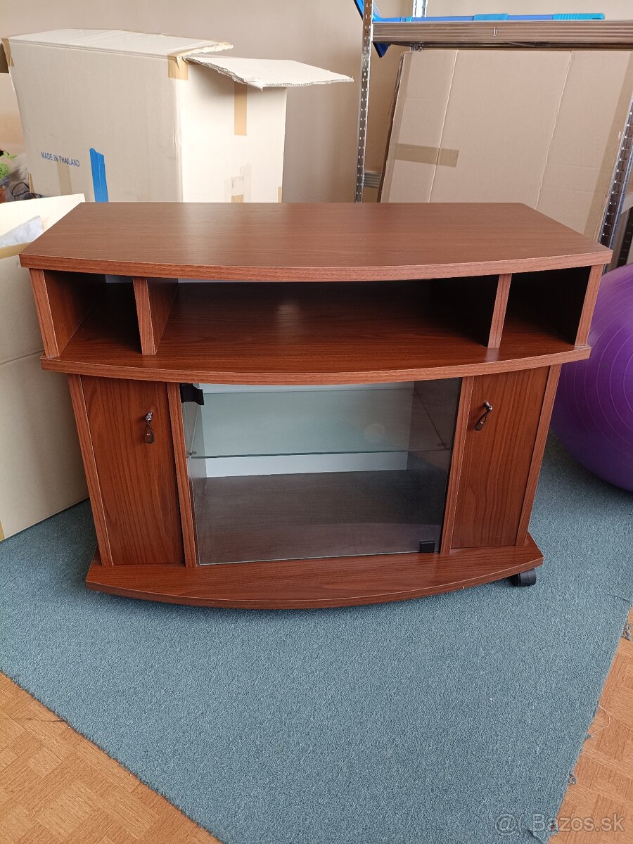 Stolík pod TV
