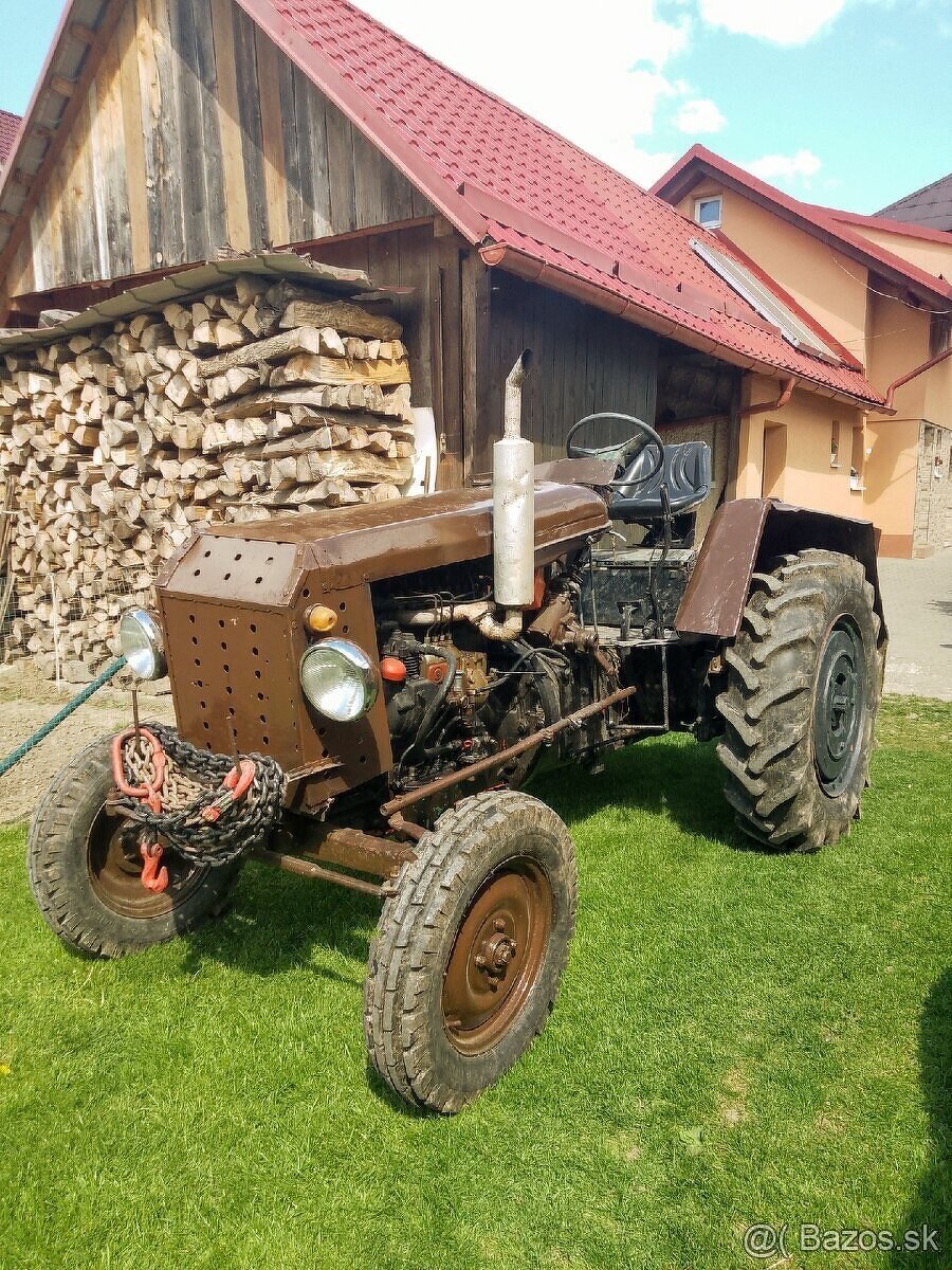 Traktor Zetor 25/4011