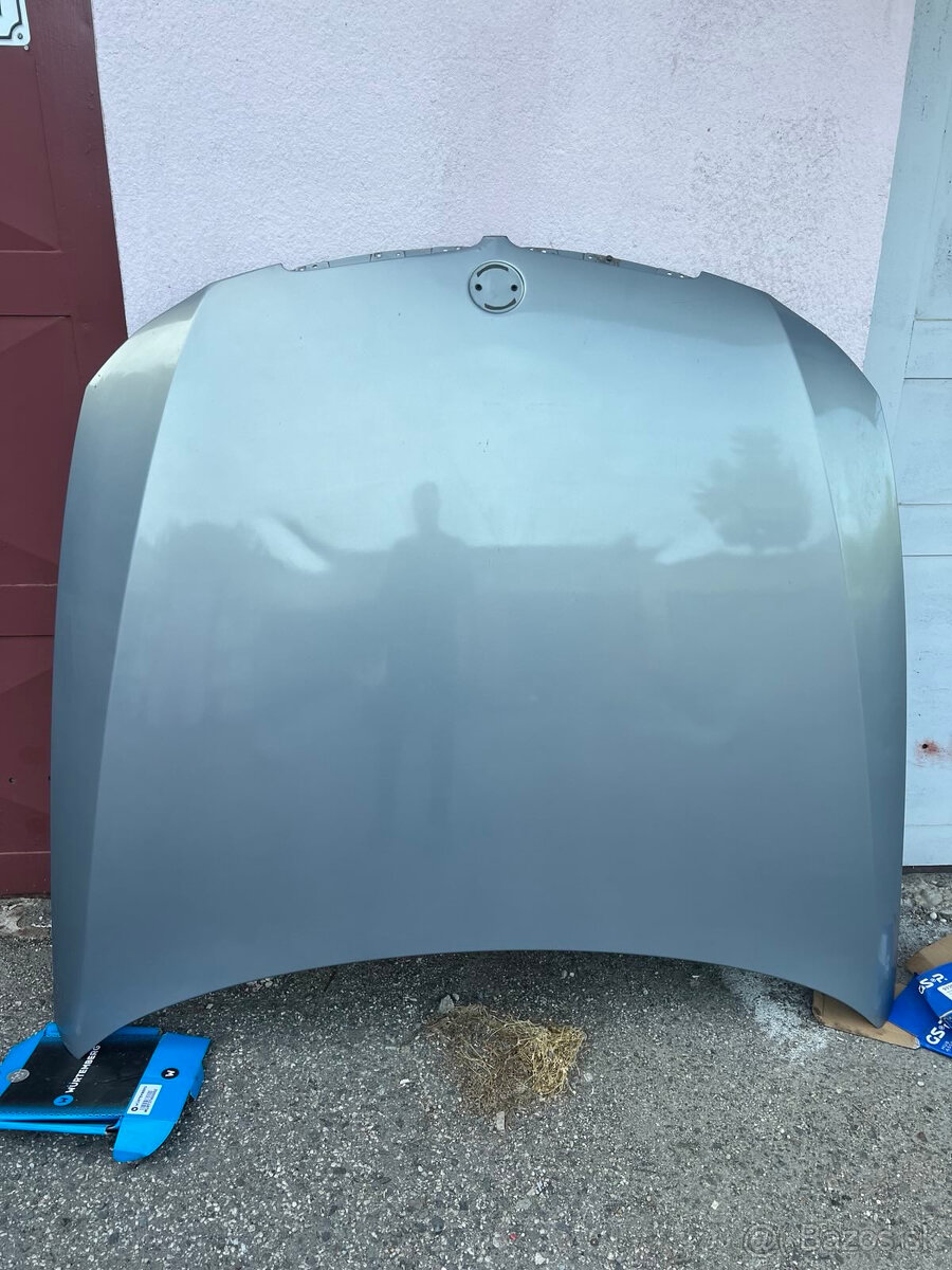 BMW E90 predna kapota farba A34
