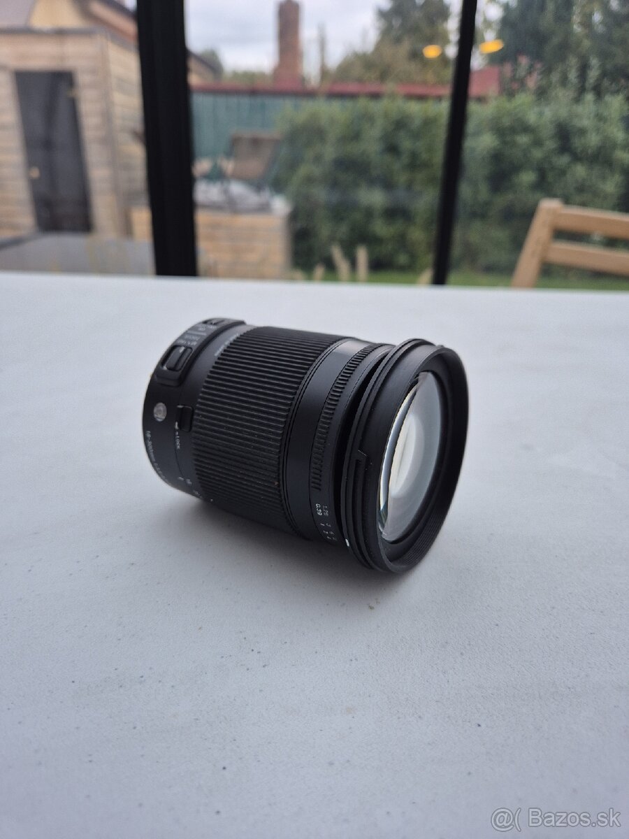 Sigma 18-300mm F3.5-6.3 DC Macro OS HSM lens